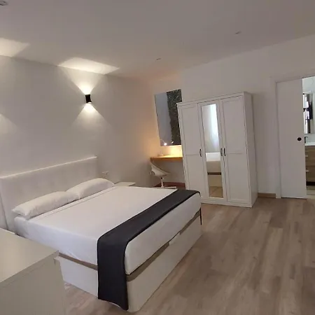 Lemon Tree Apartment *