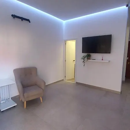 Lemon Tree Apartment *