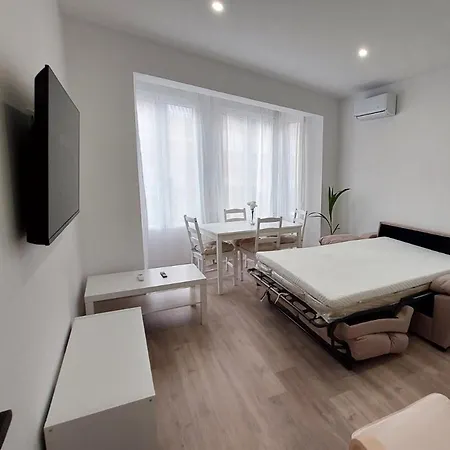 Apartment Lemon Tree